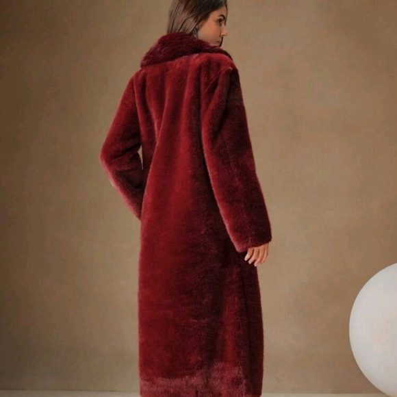 Luxury Oversized Faux Fur Long Coat - Picture 2 of 4